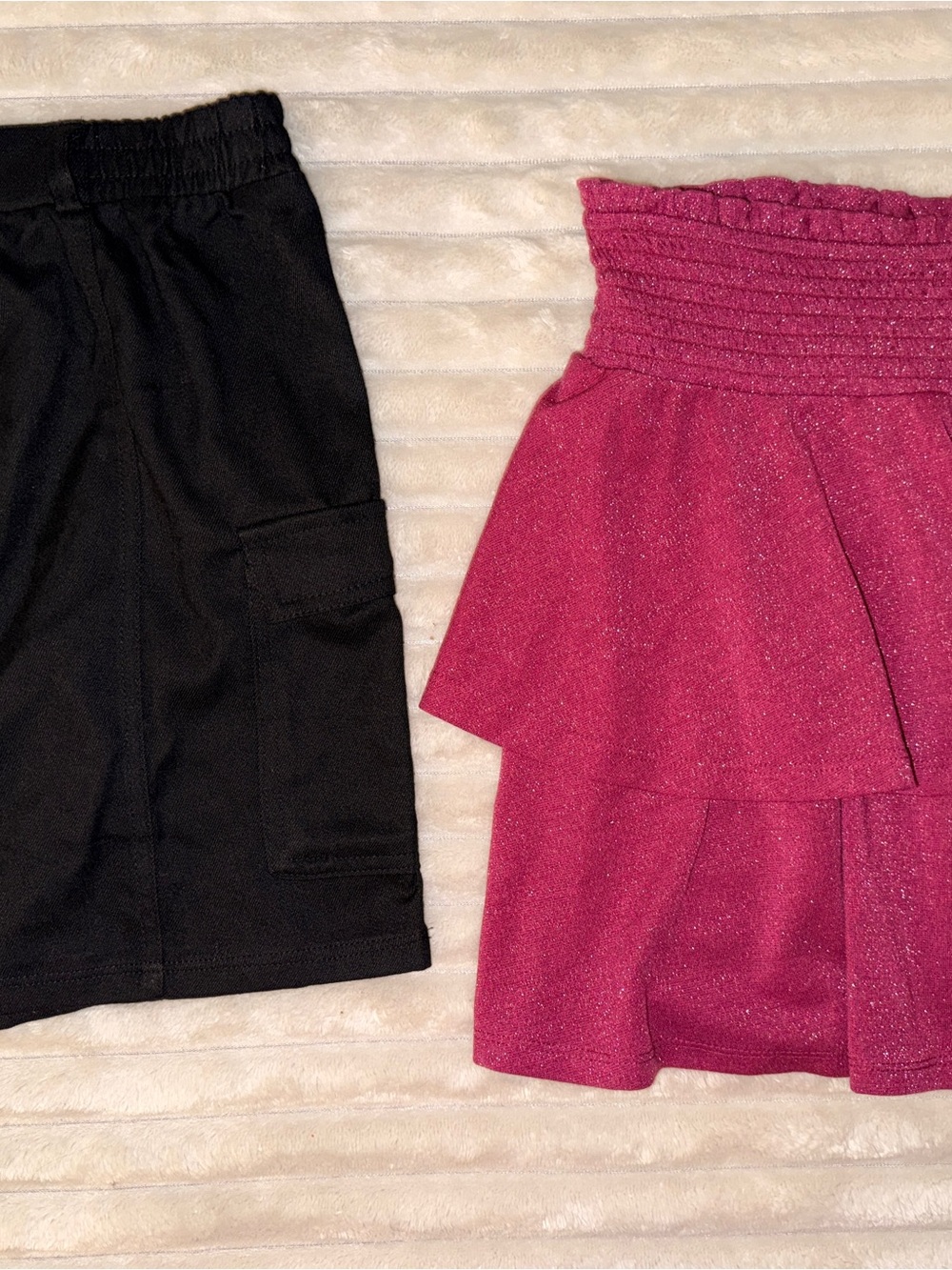 📚Back to school bundle 📚
Girls Pink Glitter Tiered Skirt -